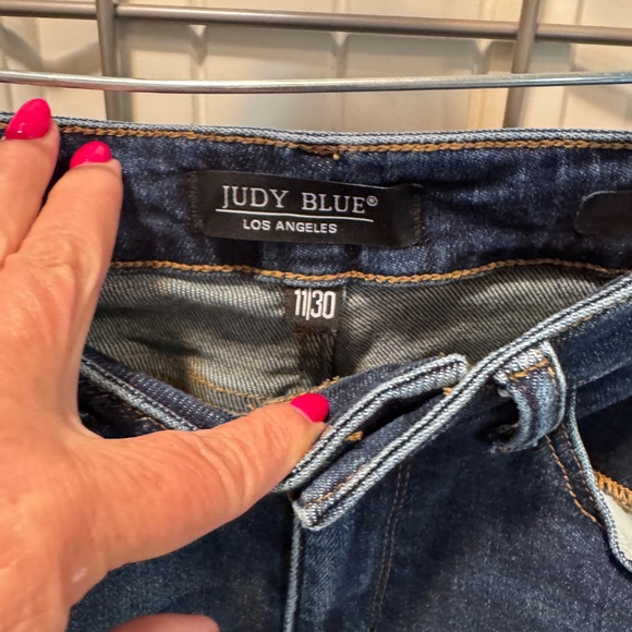 Judy Blue jeans~Size 11/30~frayed hem~excellent like new condition - Picture 3 of 15